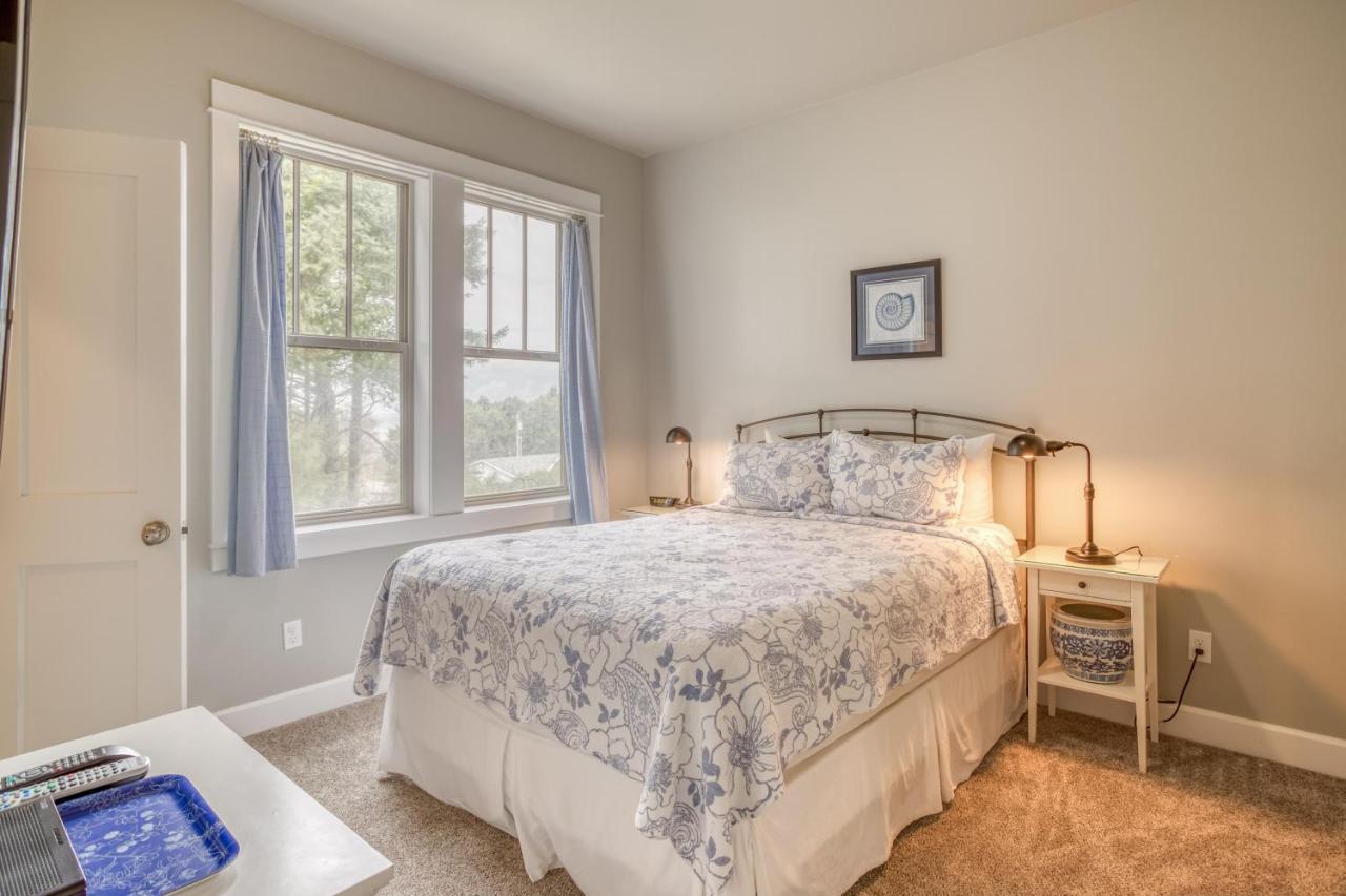 Cascade Cottage Lincoln City Extérieur photo