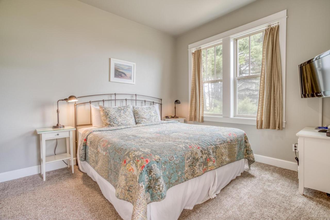Cascade Cottage Lincoln City Extérieur photo