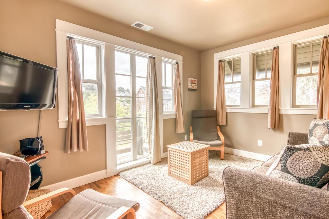 Cascade Cottage Lincoln City Extérieur photo